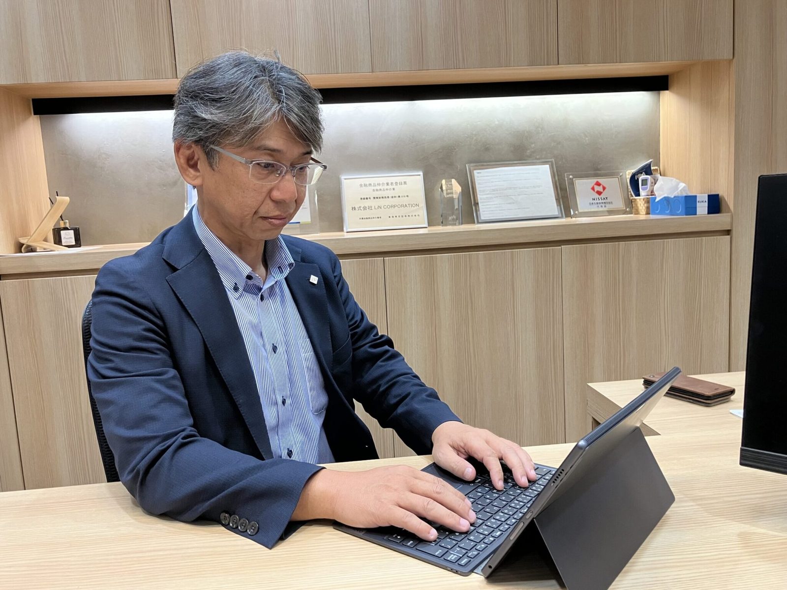 執務の様子